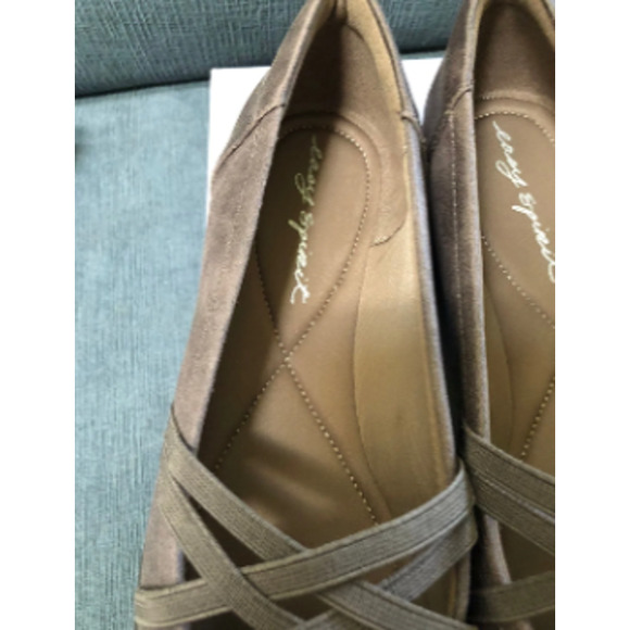 NWT Easy Spirit Aubree Criscross Strappy Round-toe Slip-on Wedge Flats Size 8 - Picture 3 of 12